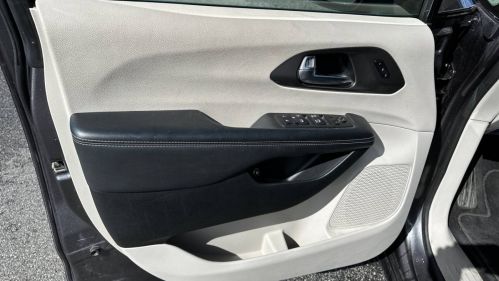 2023 Chrysler Pacifica 2C4RC1L75PR541400