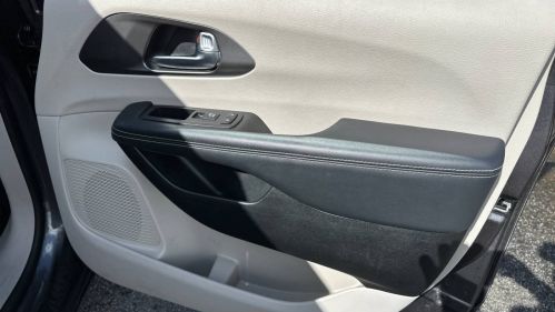 2023 Chrysler Pacifica 2C4RC1L75PR541400