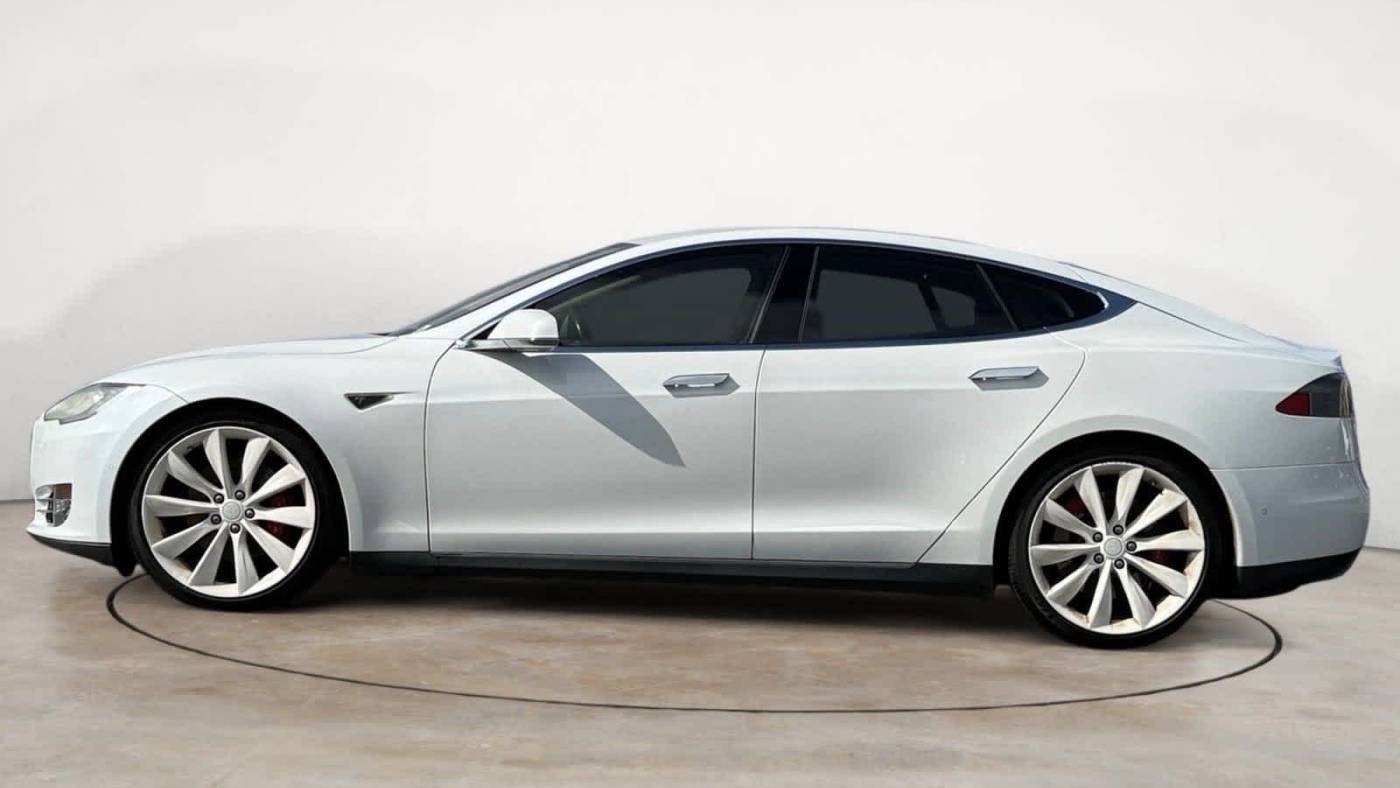 2016 Tesla Model S 5YJSA1E25GF128204