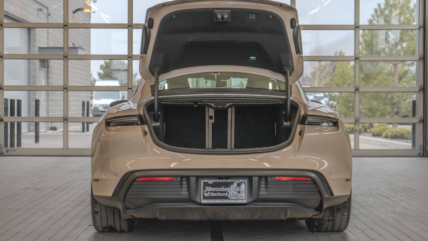 2022 Porsche Taycan WP0AA2Y16NSA14218