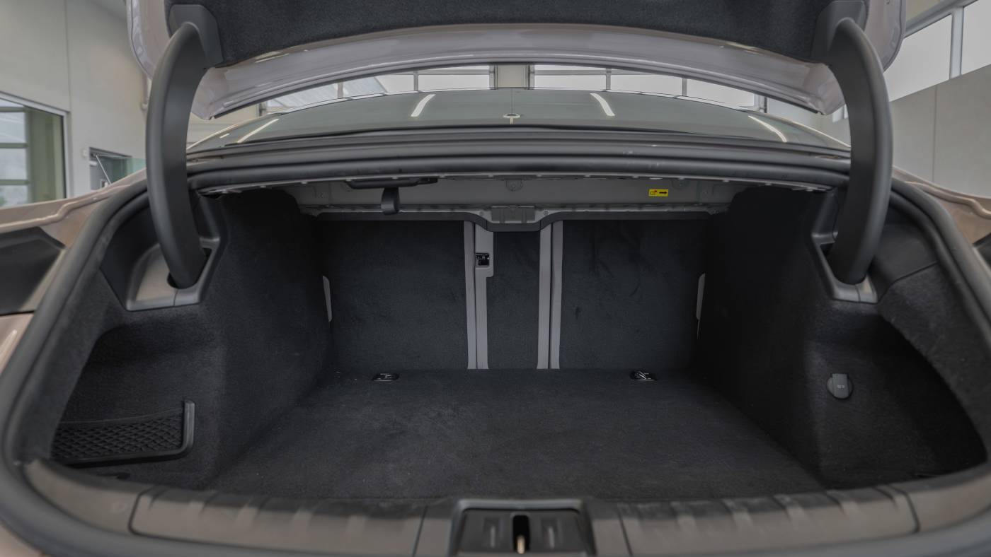 2022 Porsche Taycan WP0AA2Y16NSA14218