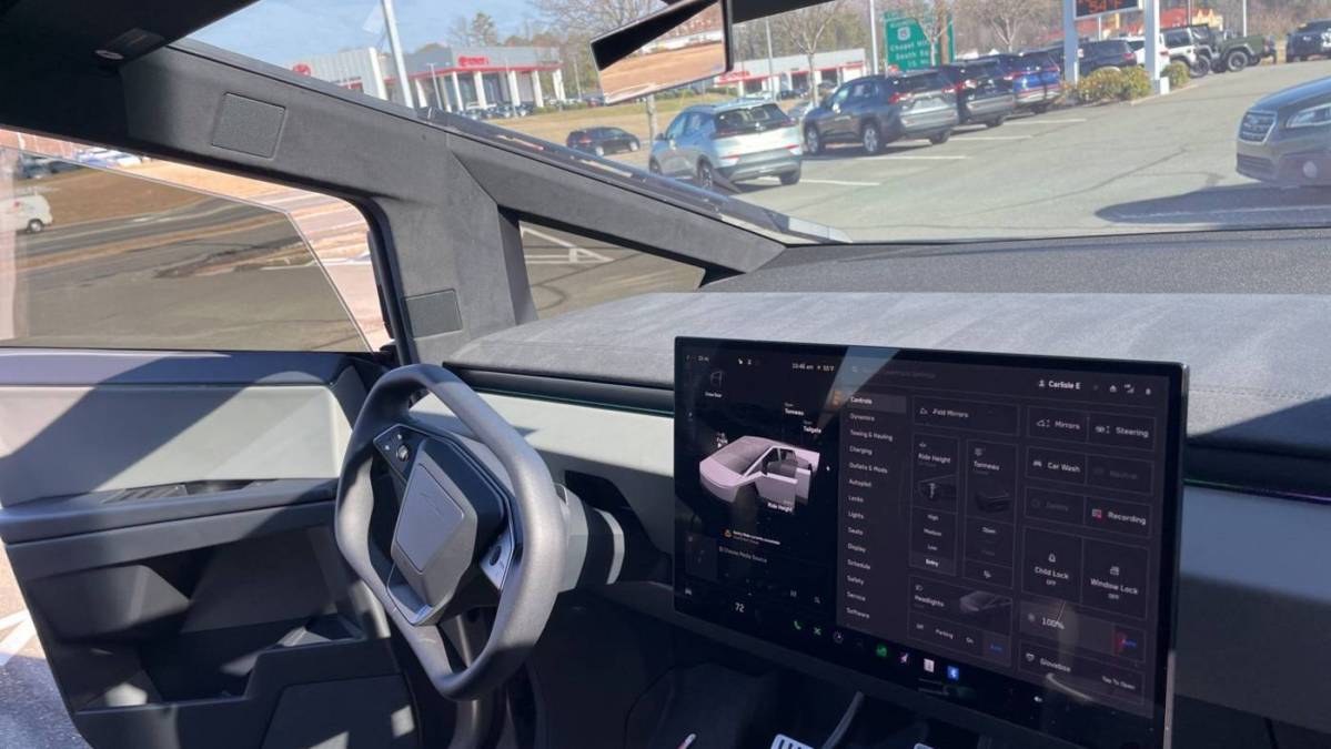 2024 Tesla Cybertruck - Images - 8