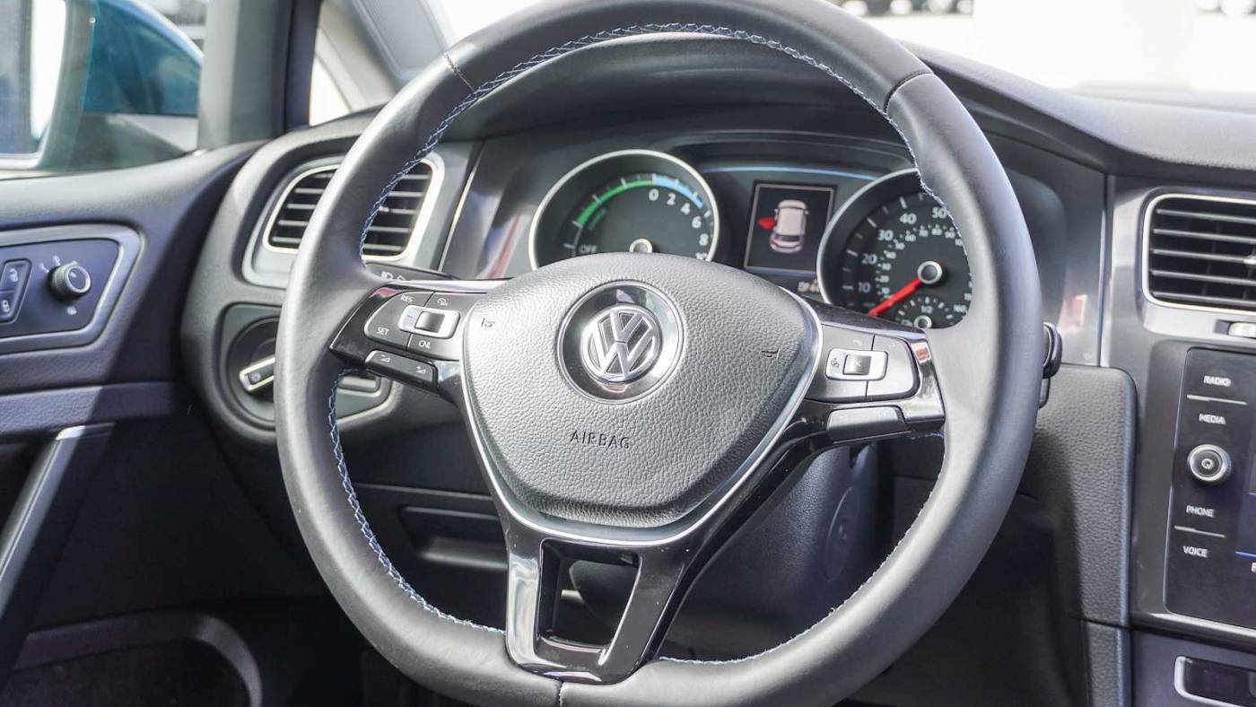 2017 Volkswagen e-Golf WVWKR7AU9HW953775