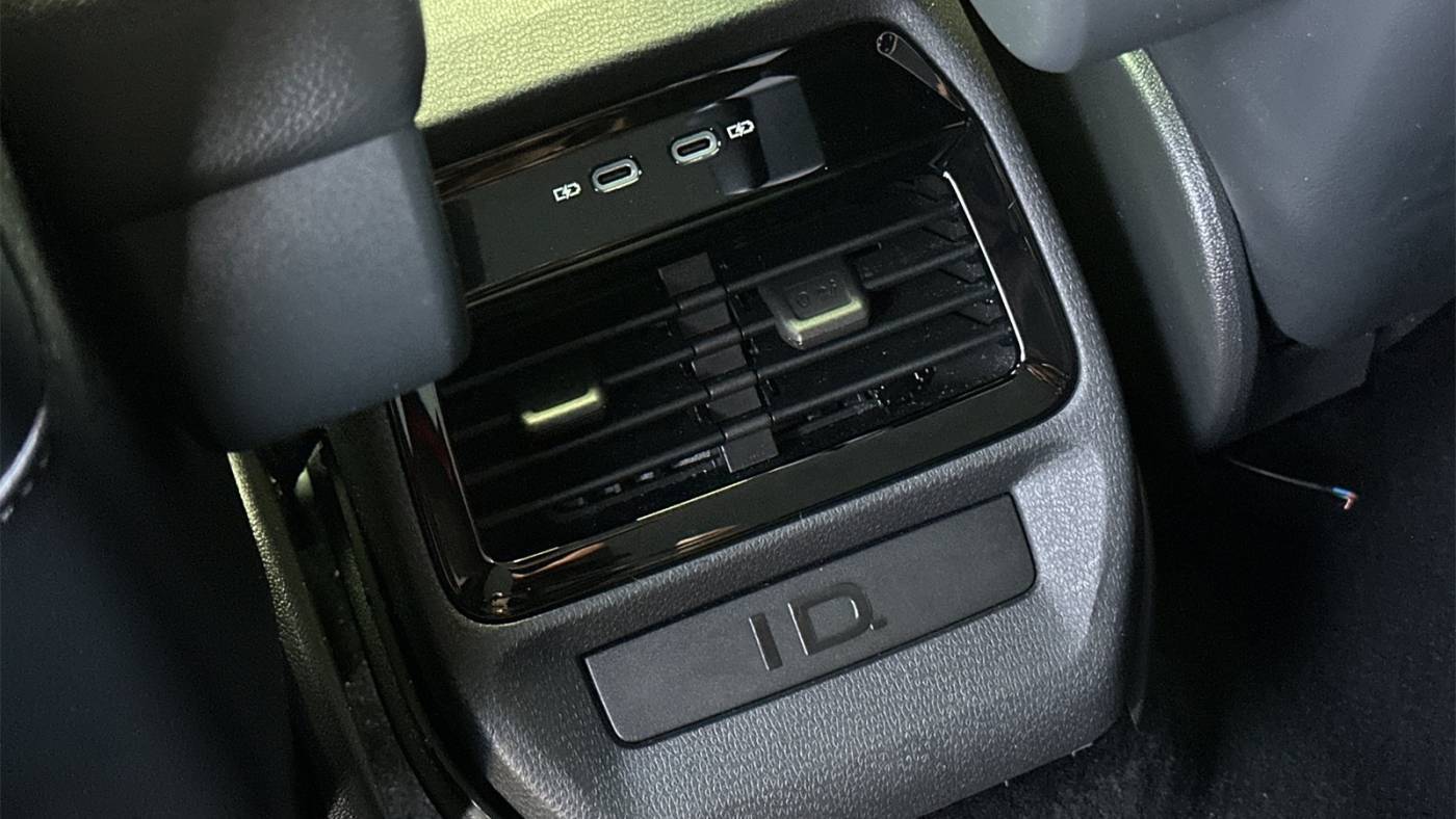 2021 Volkswagen ID.4 WVGKMPE27MP063234