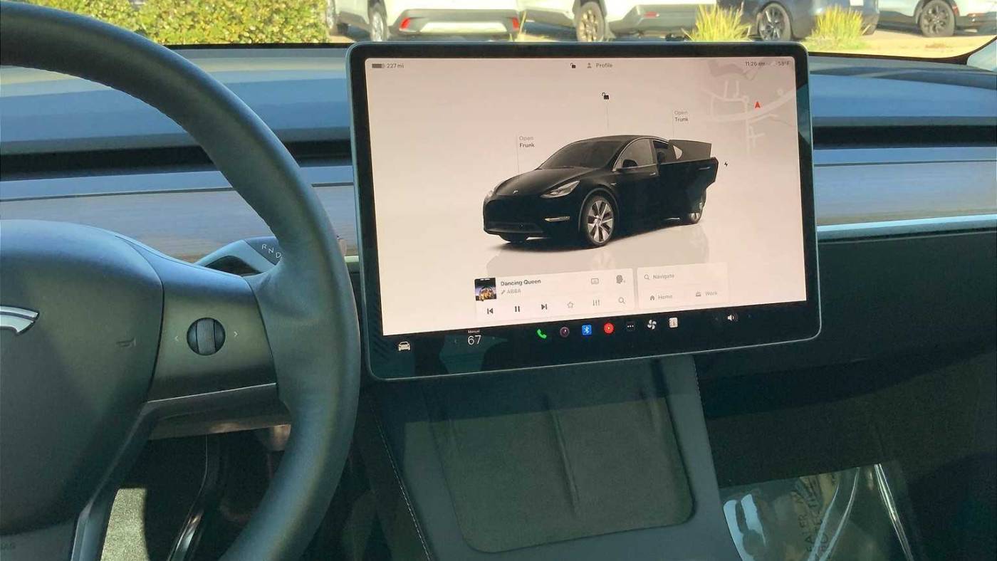 2024 Tesla Model Y 7SAYGDEE2RF007916