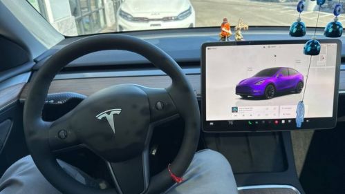 2024 Tesla Model Y 7SAYGAEE8RF169239
