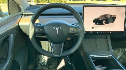 2024 Tesla Model Y 7SAYGDEE2RF007916