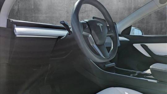 2021 Tesla Model Y 5YJYGDEE9MF119764