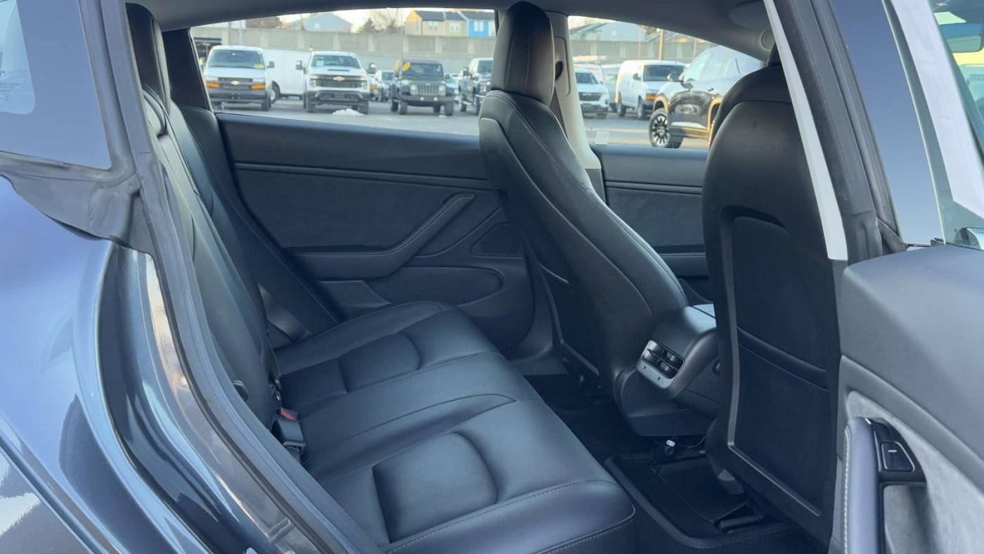 2018 Tesla Model 3 5YJ3E1EB6JF121178