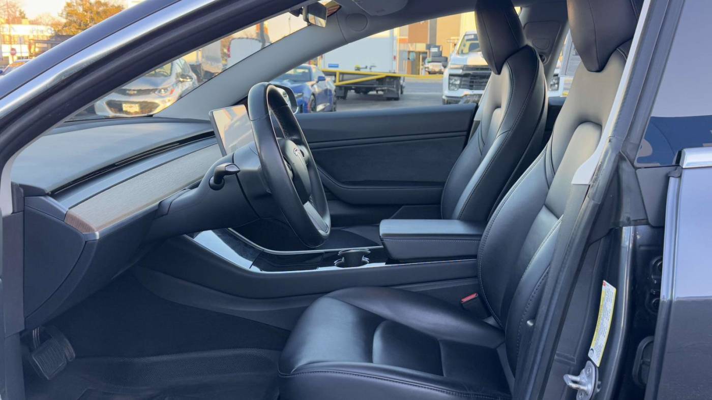 2018 Tesla Model 3 5YJ3E1EB6JF121178
