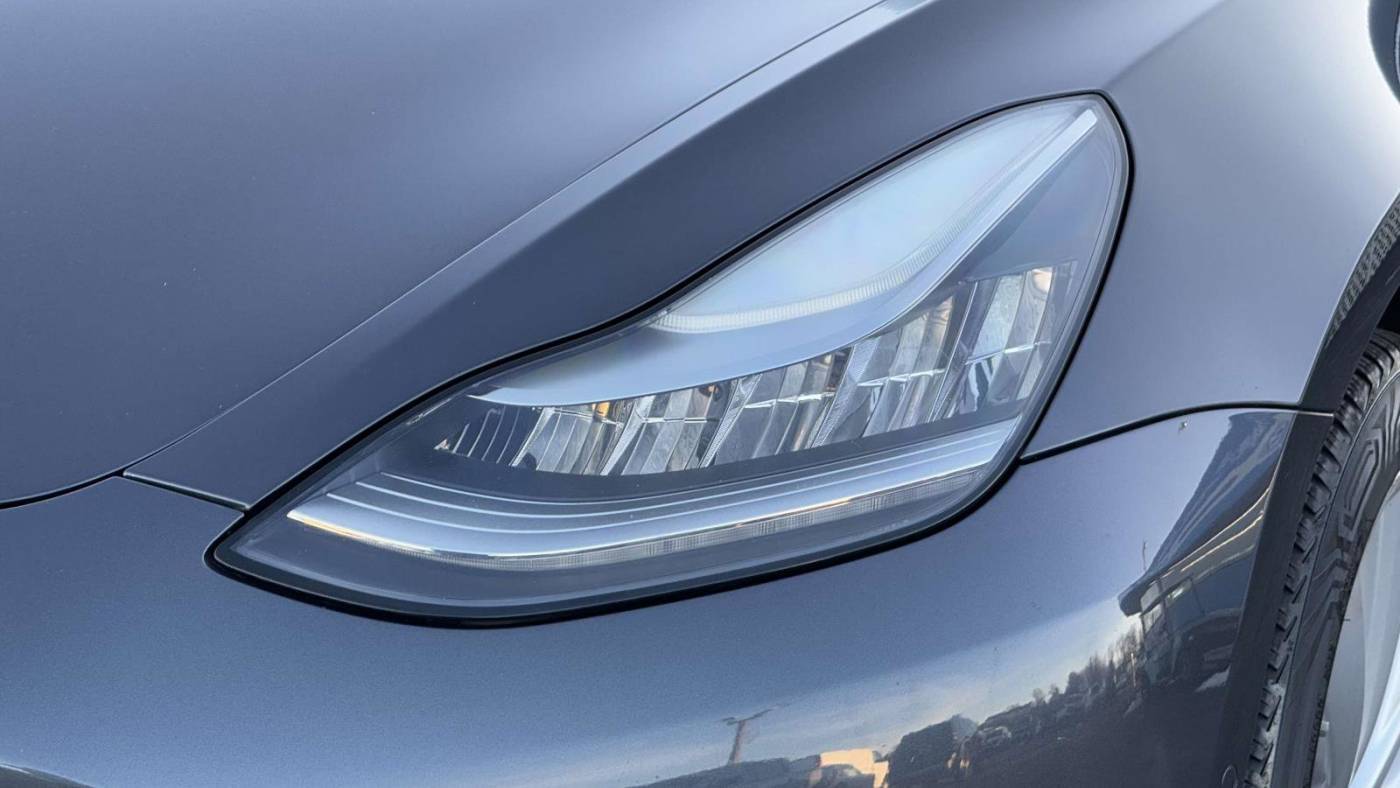 2018 Tesla Model 3 5YJ3E1EB6JF121178
