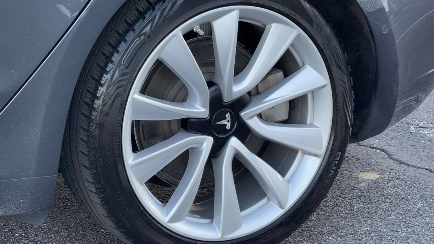 2018 Tesla Model 3 5YJ3E1EB6JF121178