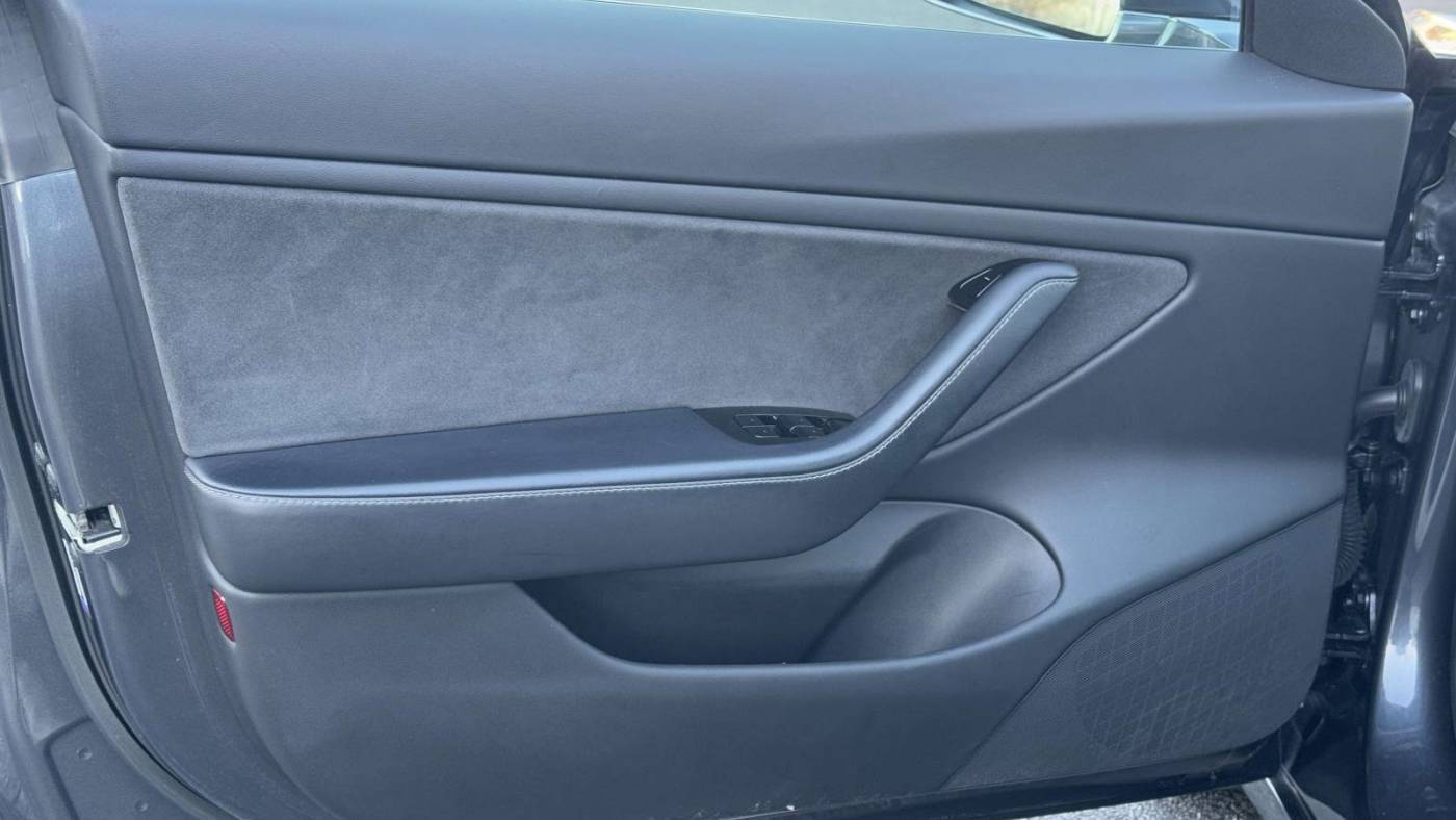 2018 Tesla Model 3 5YJ3E1EB6JF121178