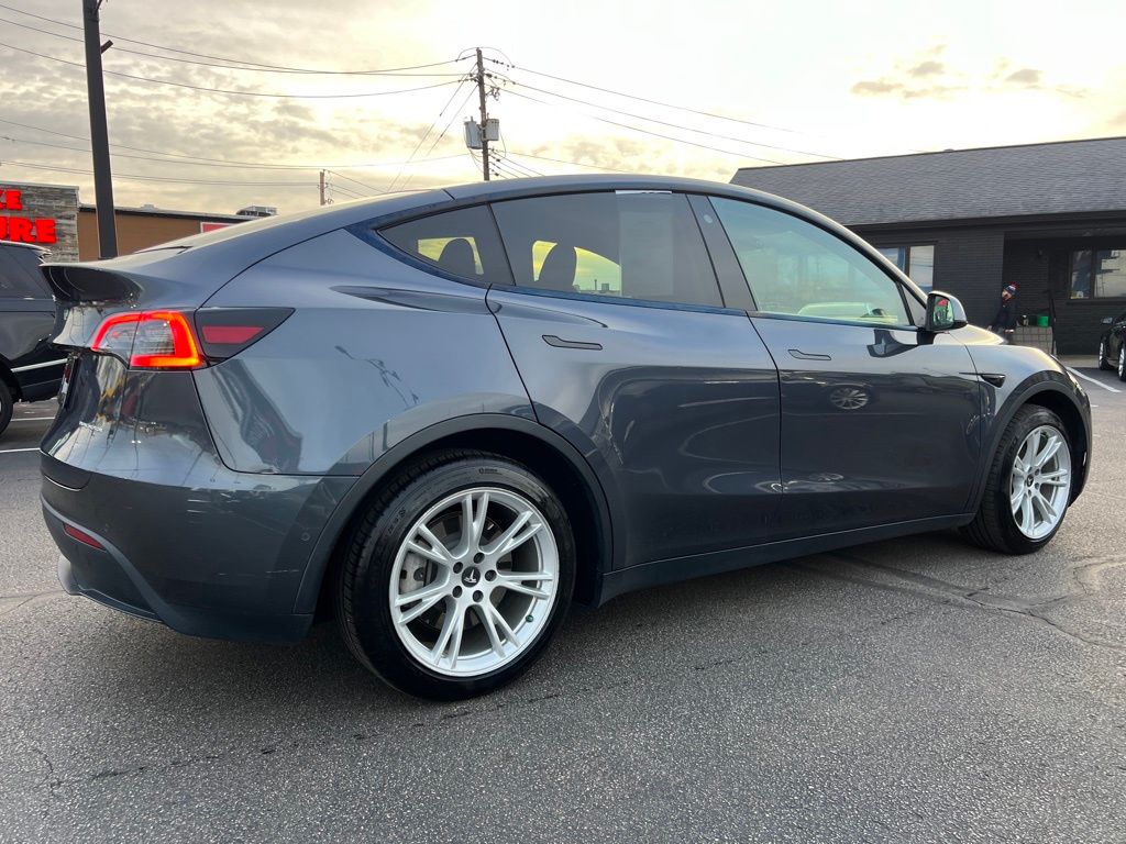2021 Tesla Model Y 5YJYGDEE6MF114862