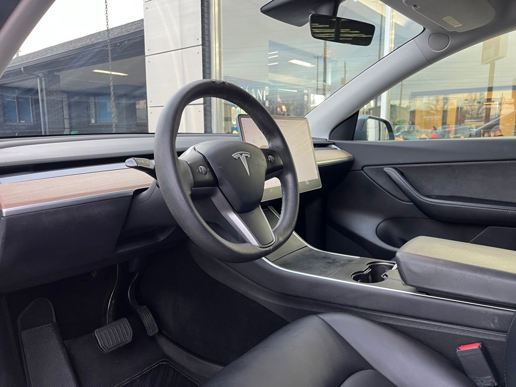 2021 Tesla Model Y 5YJYGDEE6MF114862
