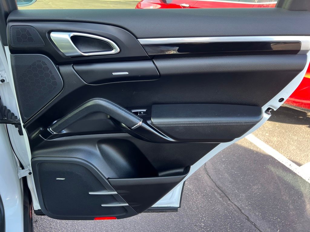 2017 Porsche Cayenne WP1AE2A27HLA71108