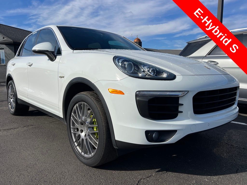 2017 Porsche Cayenne WP1AE2A27HLA71108