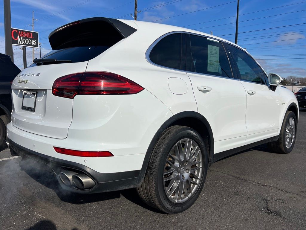 2017 Porsche Cayenne WP1AE2A27HLA71108