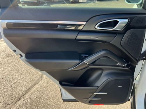2017 Porsche Cayenne WP1AE2A27HLA71108