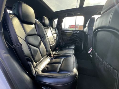 2017 Porsche Cayenne WP1AE2A27HLA71108