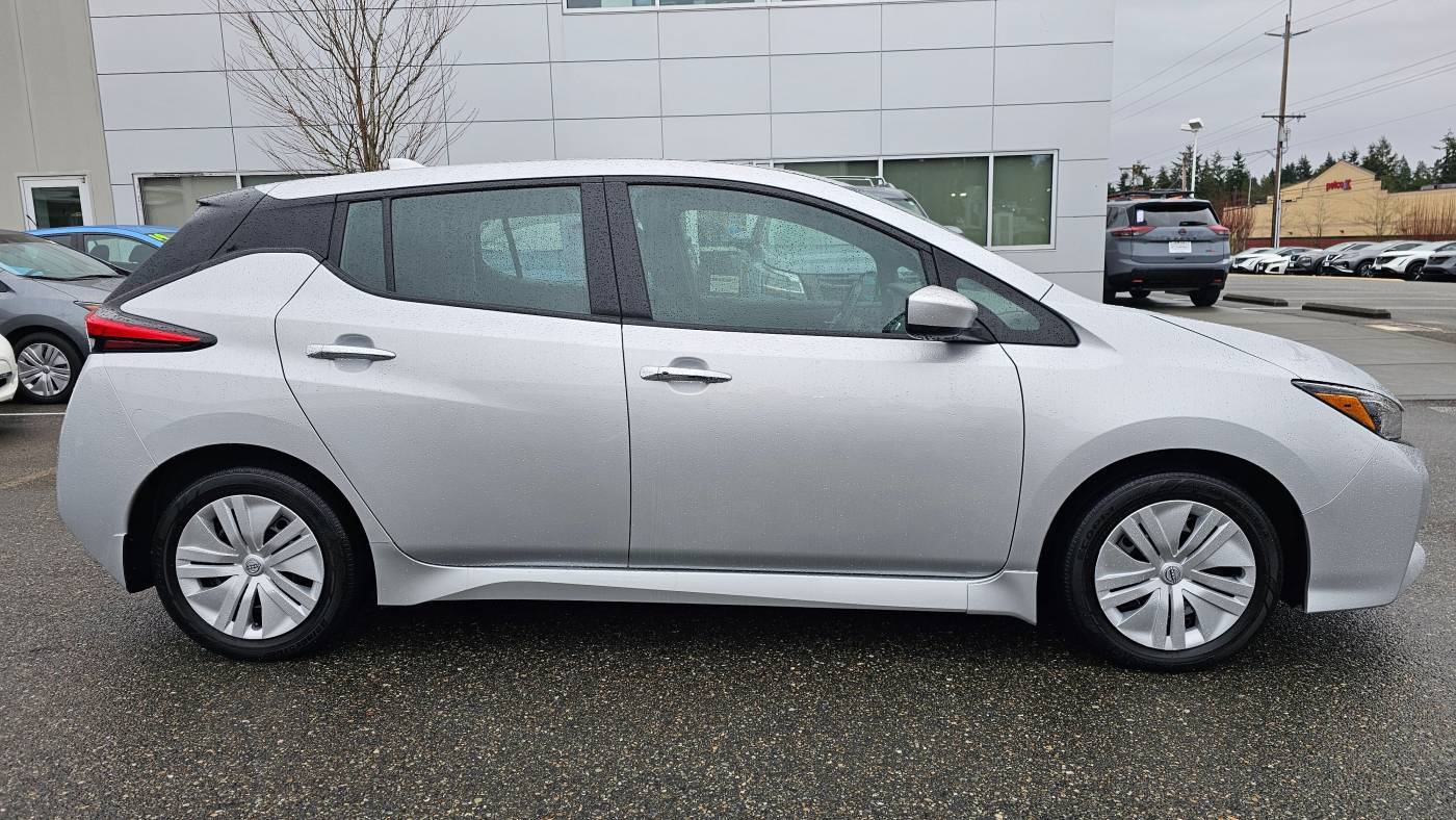 2023 Nissan LEAF 1N4AZ1BVXPC557229