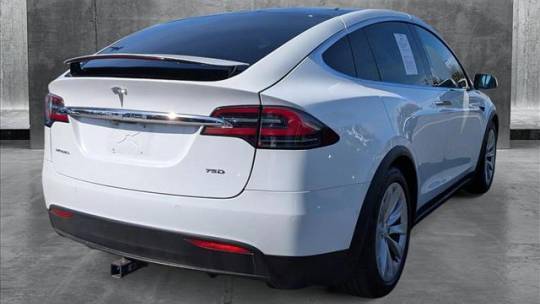 2017 Tesla Model X 5YJXCDE24HF077782