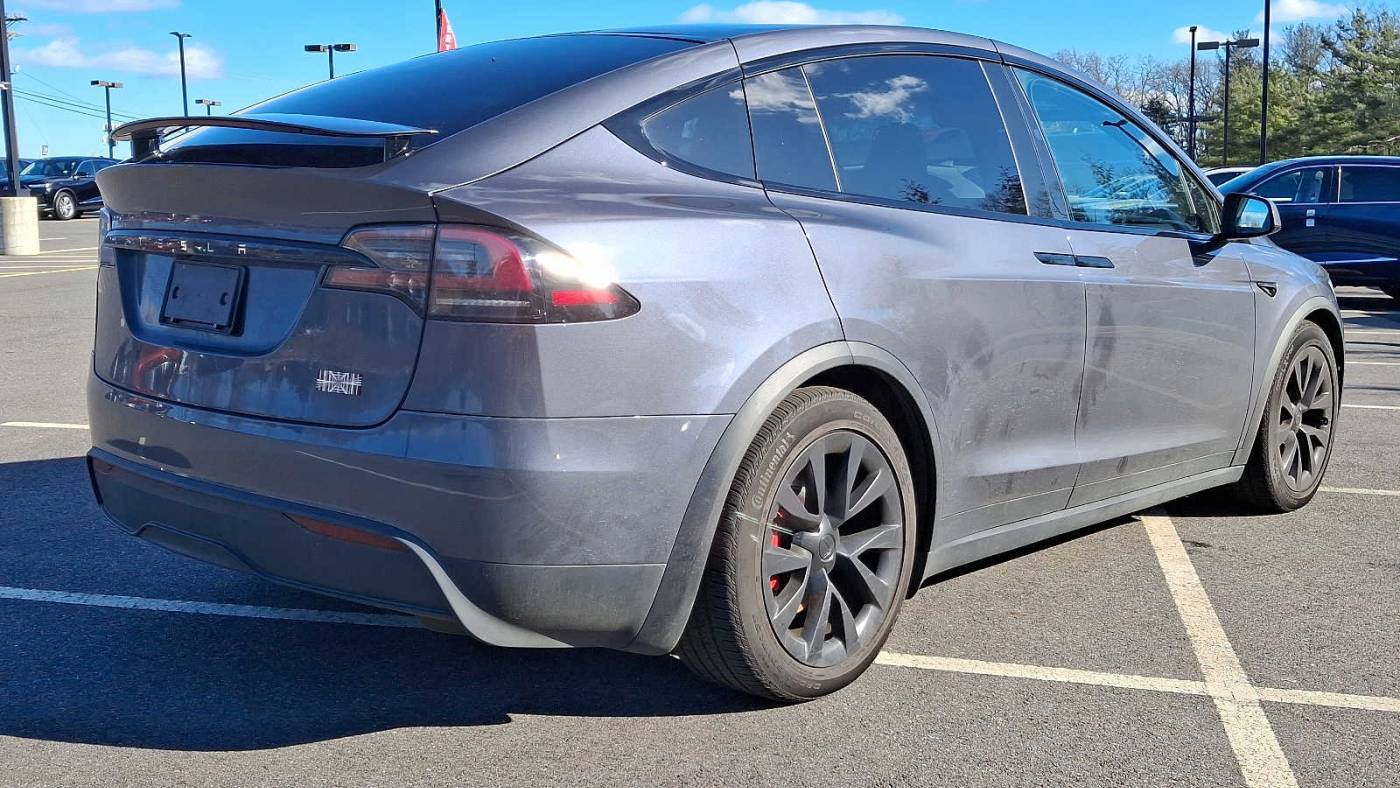 2023 Tesla Model X 7SAXCBE69PF395535