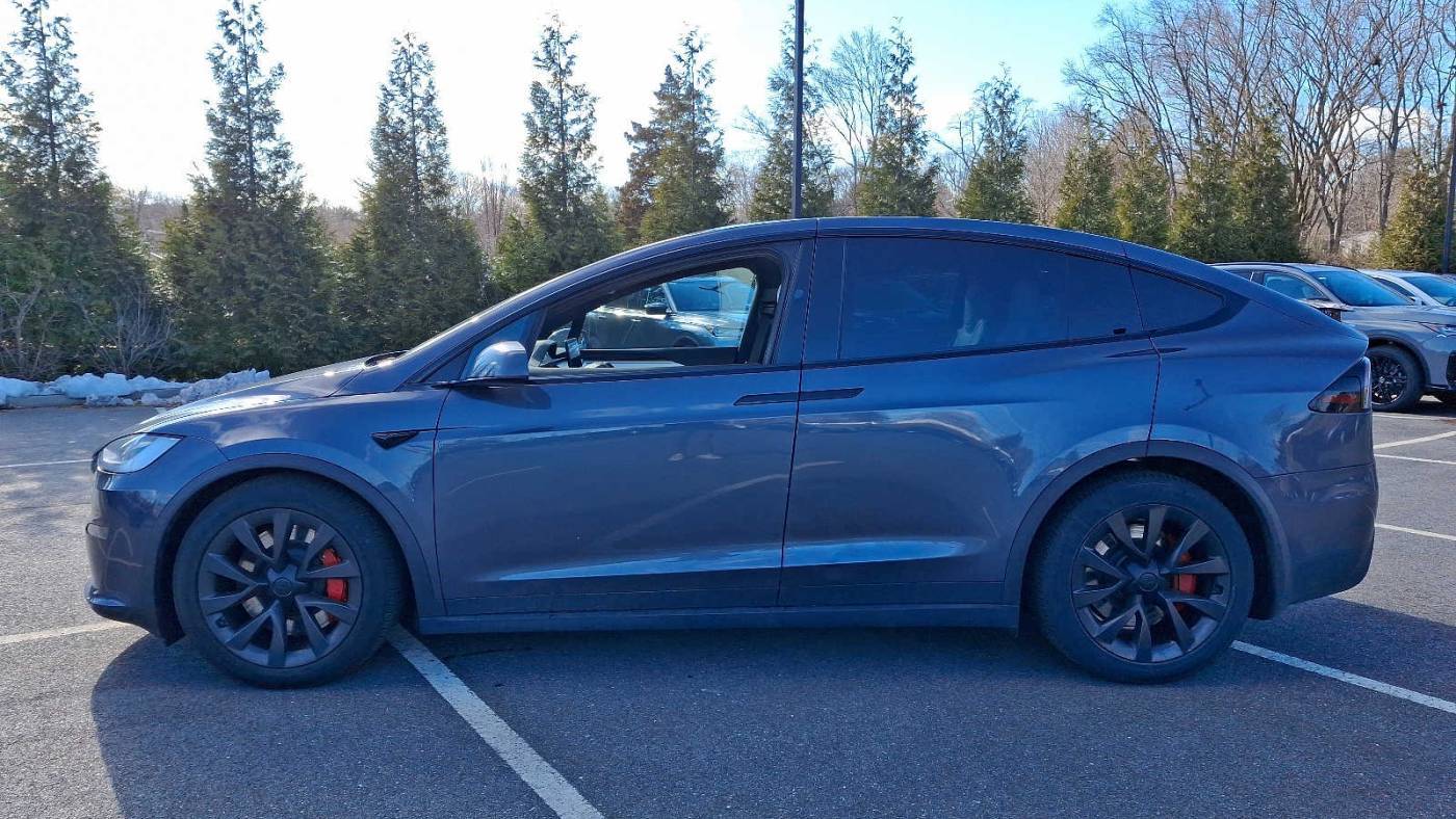 2023 Tesla Model X 7SAXCBE69PF395535