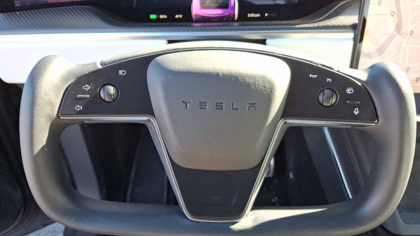 2023 Tesla Model X 7SAXCBE69PF395535