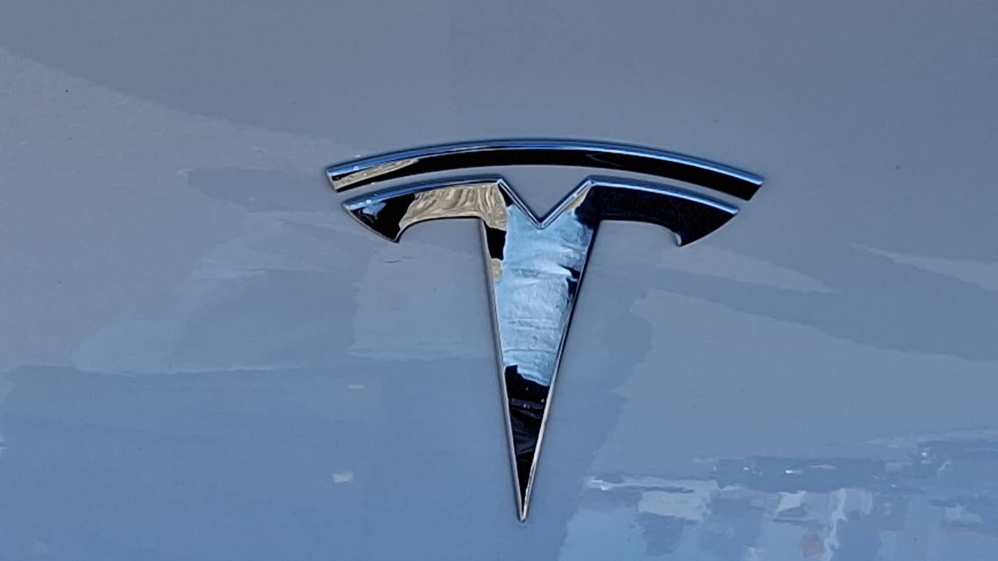 2020 Tesla Model Y 5YJYGDEE9LF010154