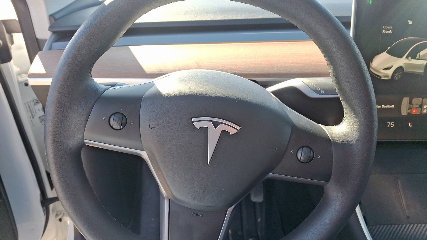 2020 Tesla Model Y 5YJYGDEE9LF010154