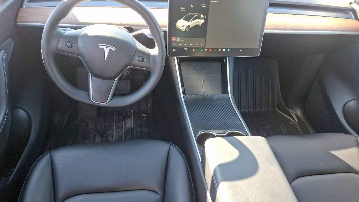 2020 Tesla Model Y 5YJYGDEE9LF010154