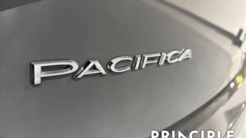 2022 Chrysler Pacifica 2C4RC1L70NR129642