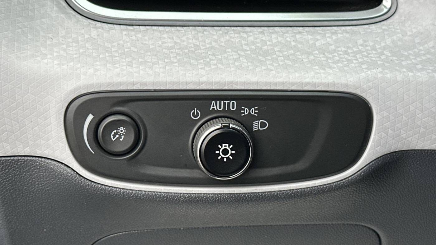 2017 Chevrolet Bolt 1G1FX6S08H4131079