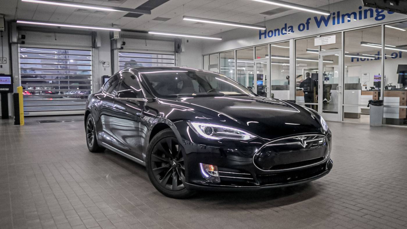 2013 Tesla Model S 5YJSA1AC1DFP10214