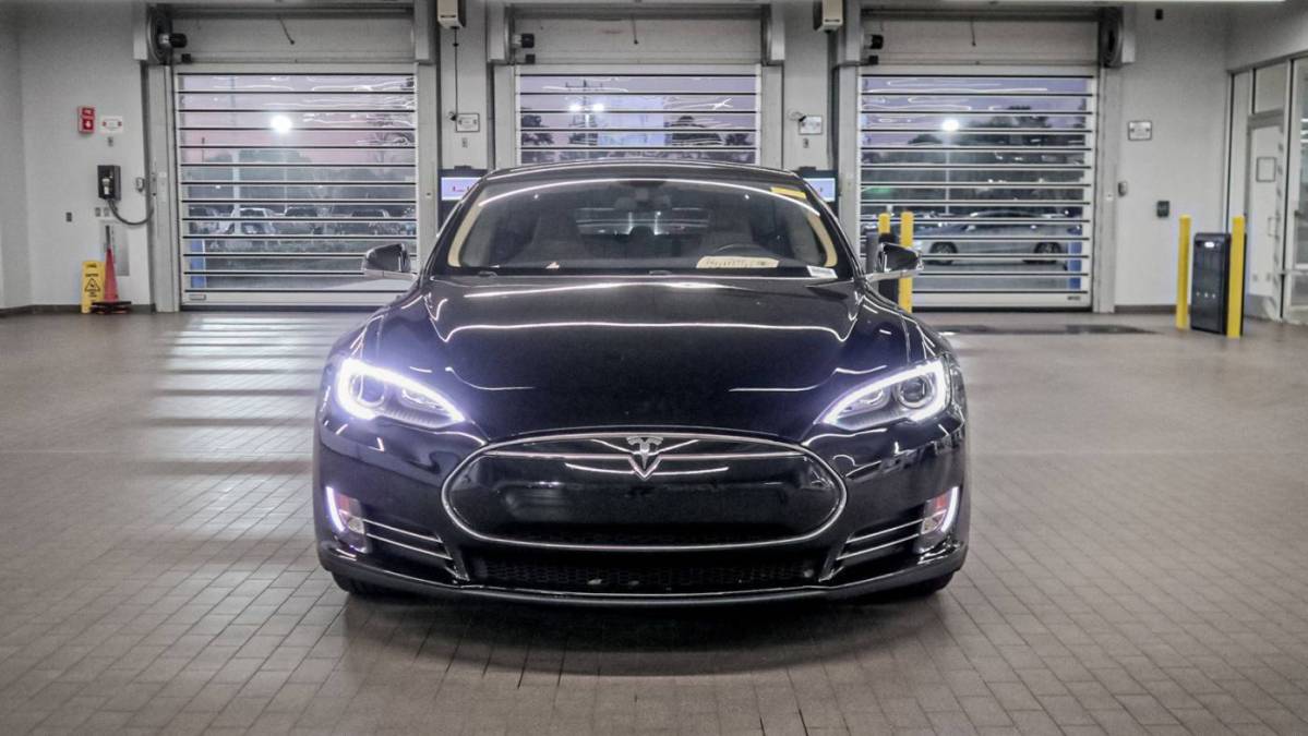 2013 Tesla Model S - Images - 3
