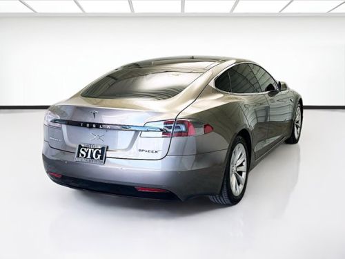 2016 Tesla Model S 5YJSA1E18GF152715