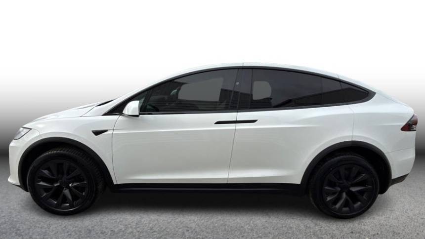 2022 Tesla Model X 7SAXCBE63NF332444