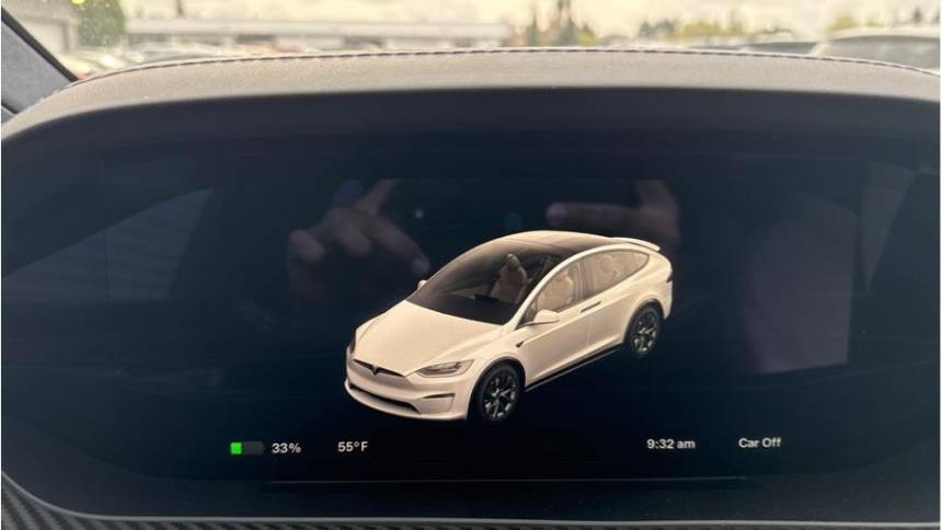 2022 Tesla Model X 7SAXCBE63NF332444