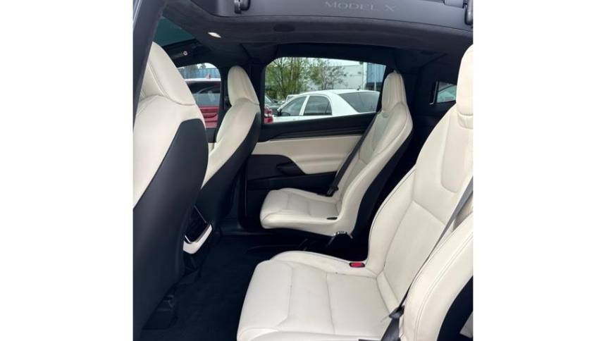 2022 Tesla Model X 7SAXCBE63NF332444