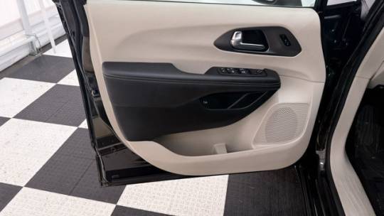 2023 Chrysler Pacifica 2C4RC1L75PR556219