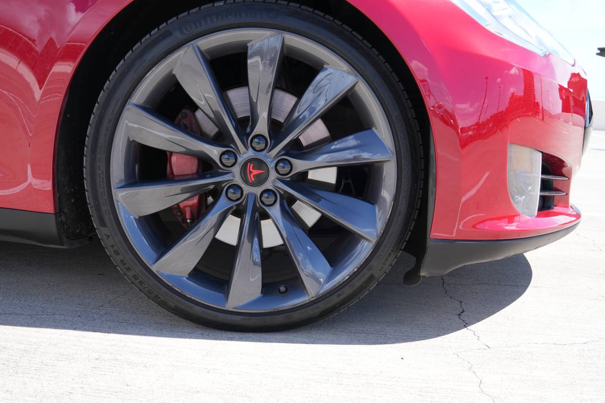 2015 Tesla Model S - Images - 4