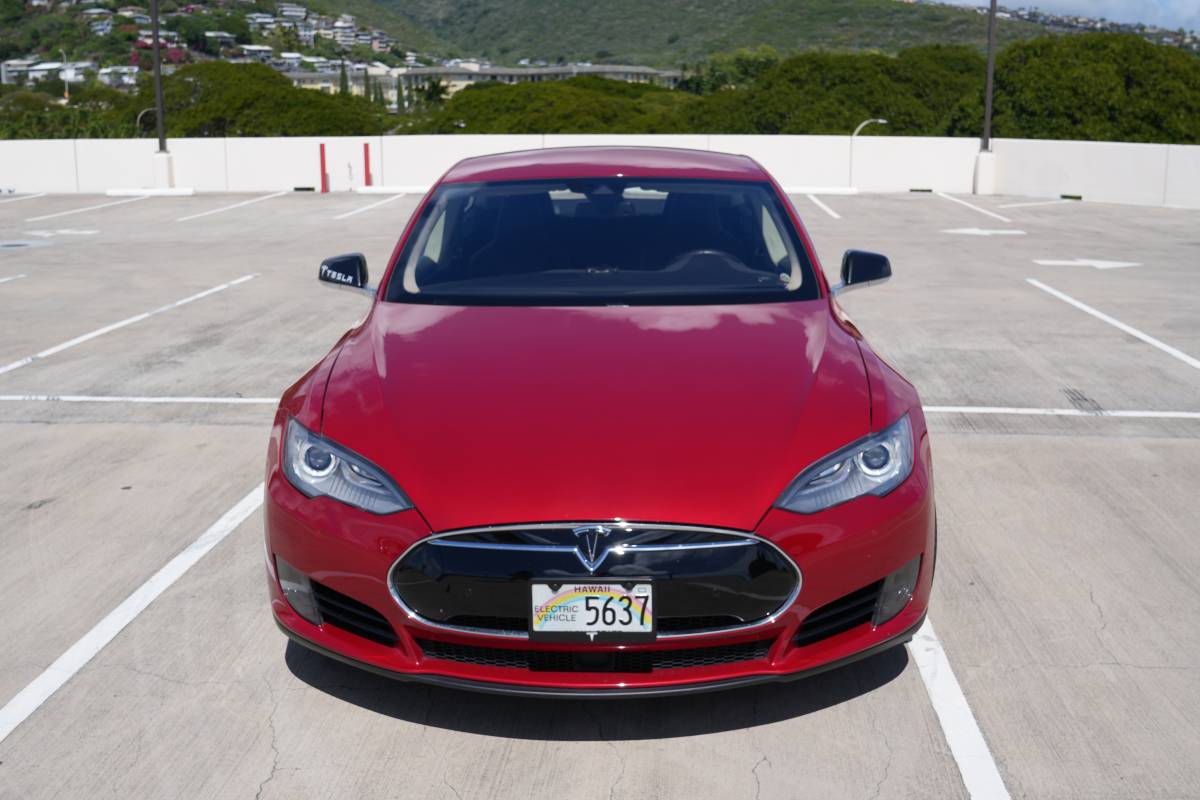 2015 Tesla Model S - Images - 7