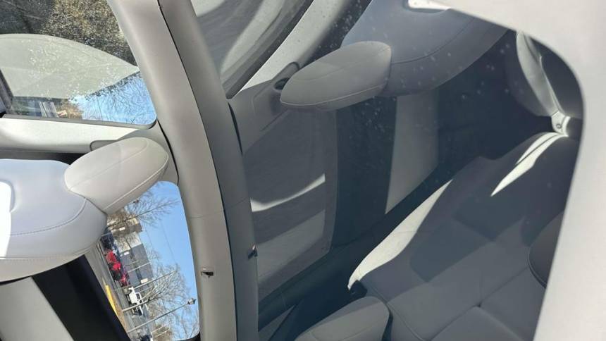 2021 Tesla Model Y 5YJYGDEE9MF243713
