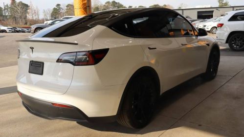 2021 Tesla Model Y 5YJYGDEE4MF299669