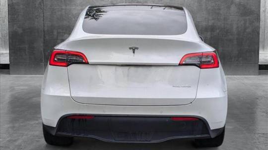 2021 Tesla Model Y 5YJYGDEEXMF100589