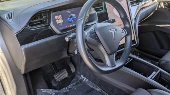 2018 Tesla Model X 5YJXCDE23JF102810