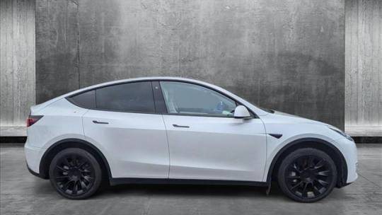 2021 Tesla Model Y 5YJYGDEEXMF100589