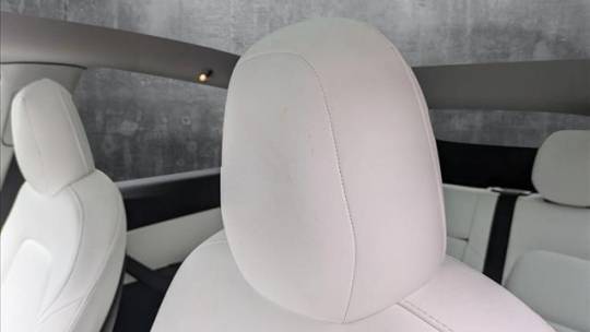 2021 Tesla Model Y 5YJYGDEEXMF100589