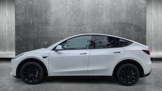 2021 Tesla Model Y 5YJYGDEEXMF100589